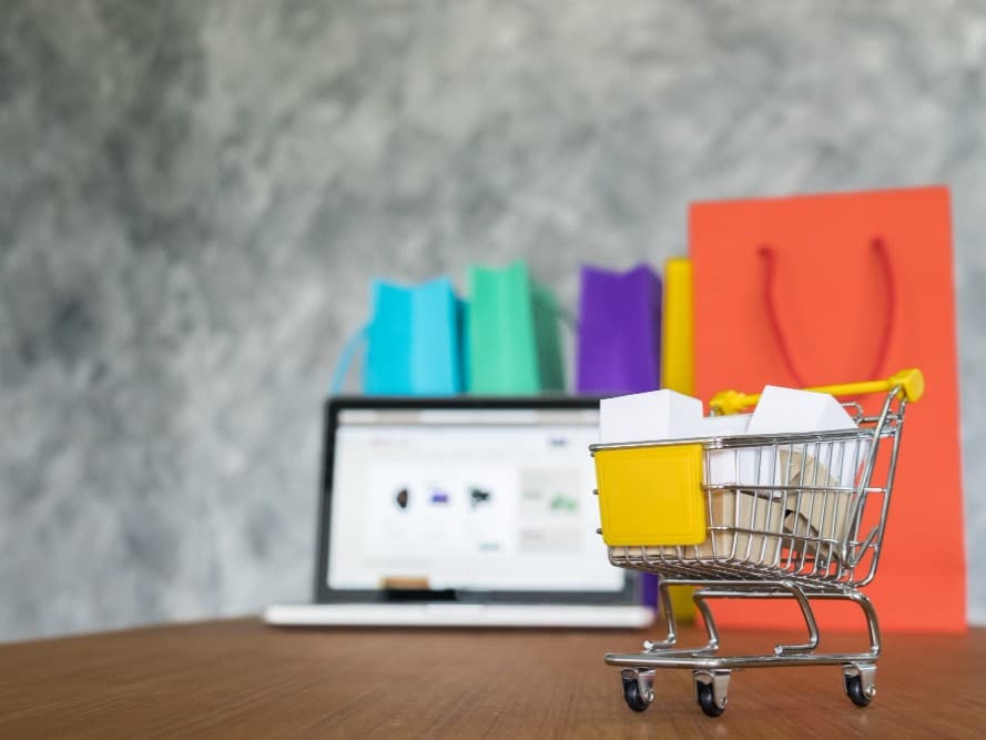 Retail & E-commerce