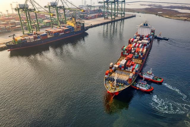 Logistics & Trading